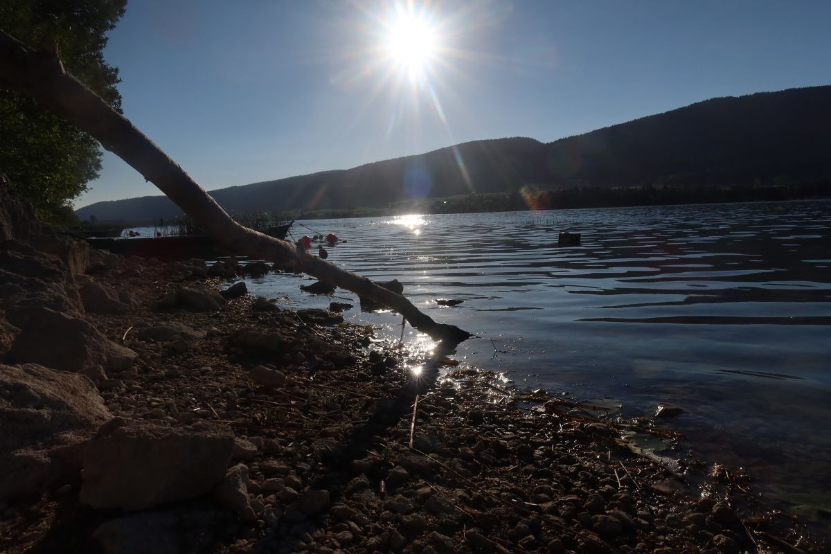 jezero Lac des Rousses - ráno